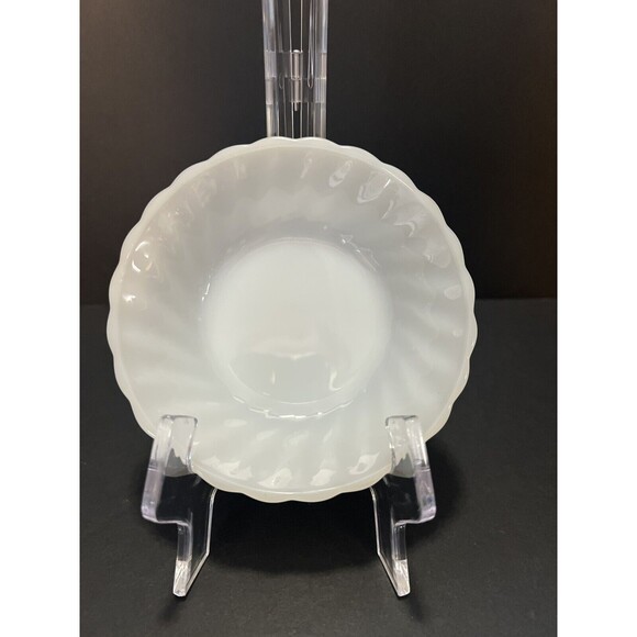 Anchor Hocking Other - VTG Anchor Hocking Milk Glass Dessert Bowl/Ice Cream Swirled Edge 5” White